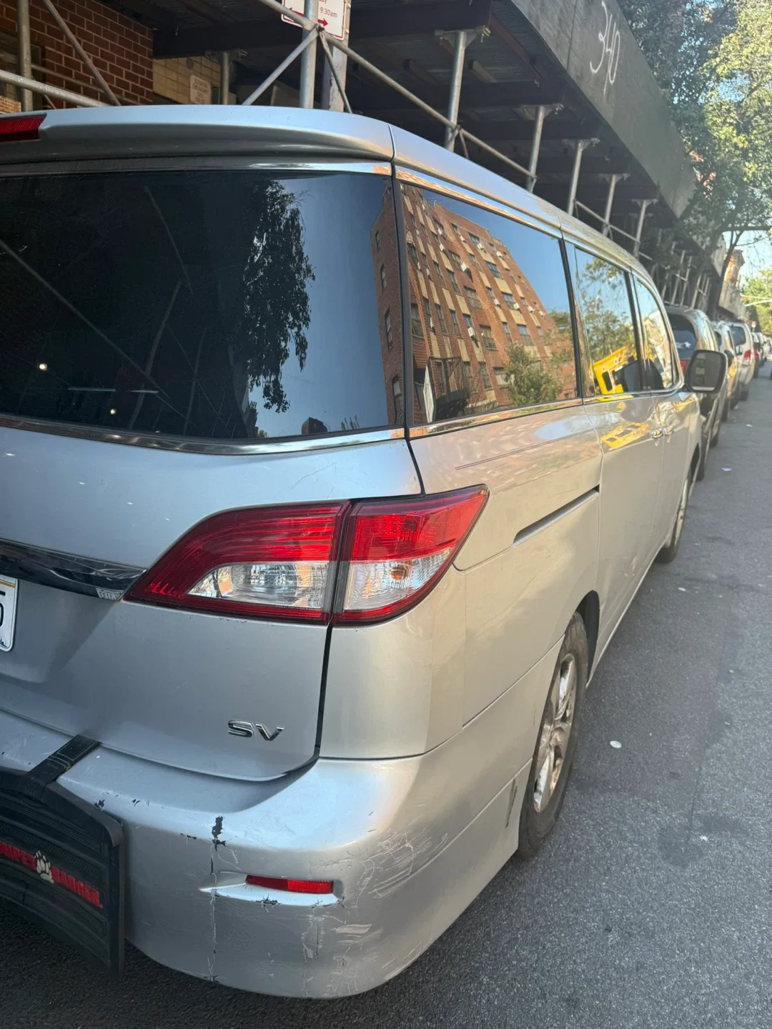 Nissan Quest Minivan - Silver image indicator(2)