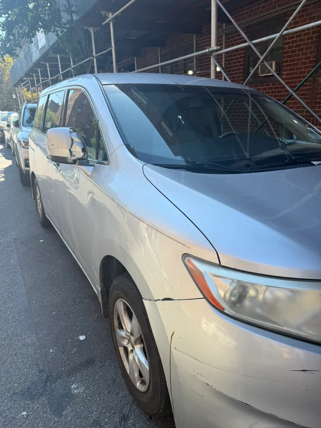 Nissan Quest Minivan - Silver image indicator(4)