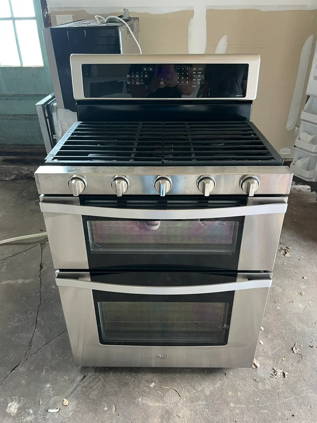 Whirlpool 6.0 cu ft Stainless Steel Double Oven Gas Stove thumbnail
