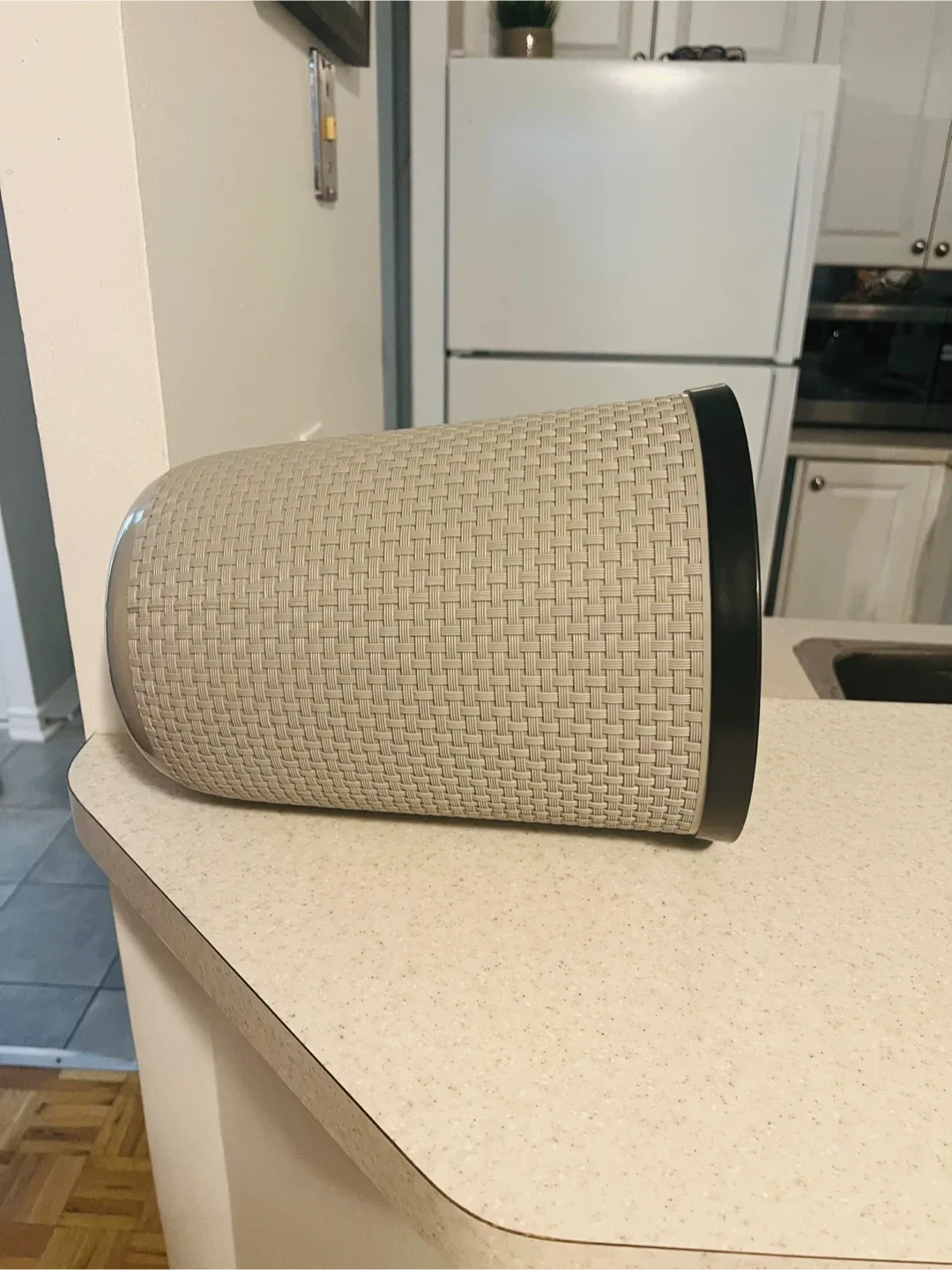 Wicker Pattern Beige Plastic Planter image indicator(2)