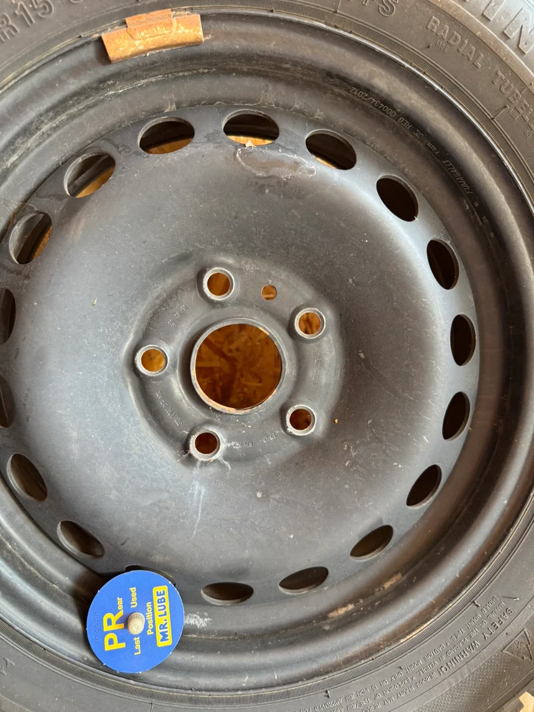 Winter Challenger 195/65R15 Tires on Steel Rim 4 image indicator(4)