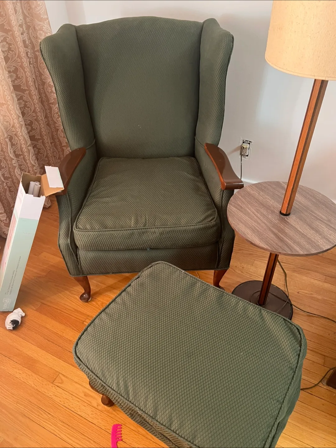 Wingback Chair with Ottoman - Green image indicator(6)