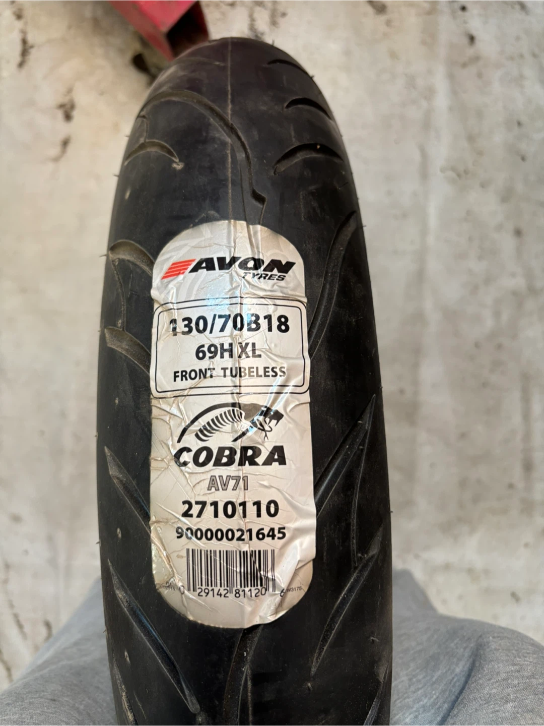 Avon Cobra AV71 130/70B18 Motorcycle Tire