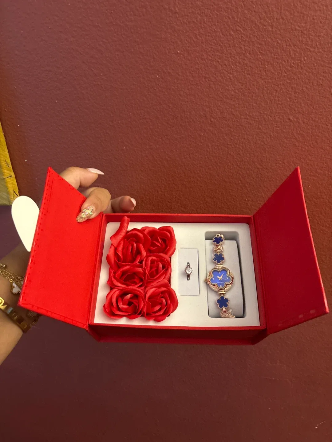 NEW VEADONS Women's Watch & Ring Gift Set image indicator(5)