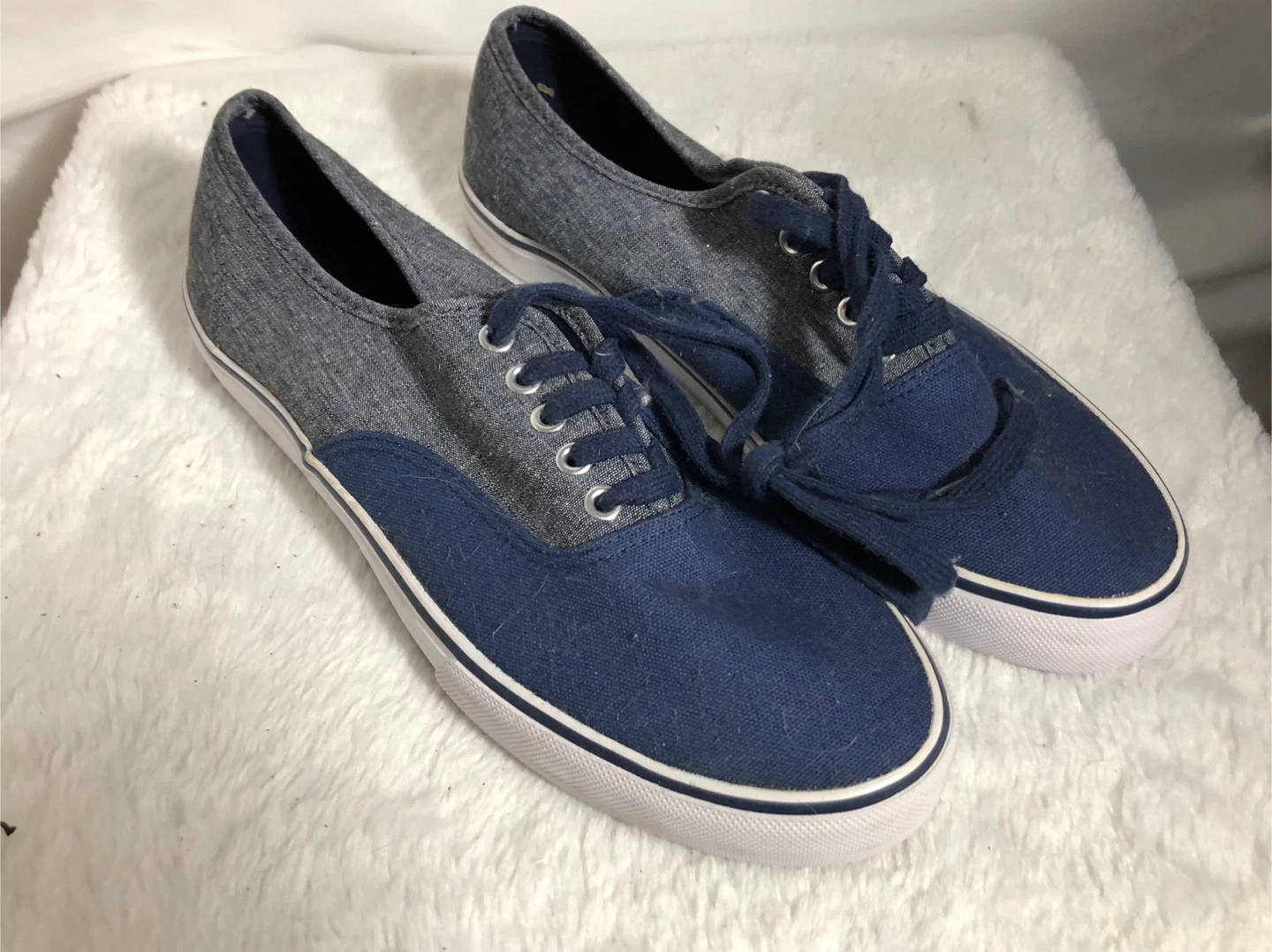 Men’s Blue Shoes. Brand NEW. Joe Fresh. Size 10.