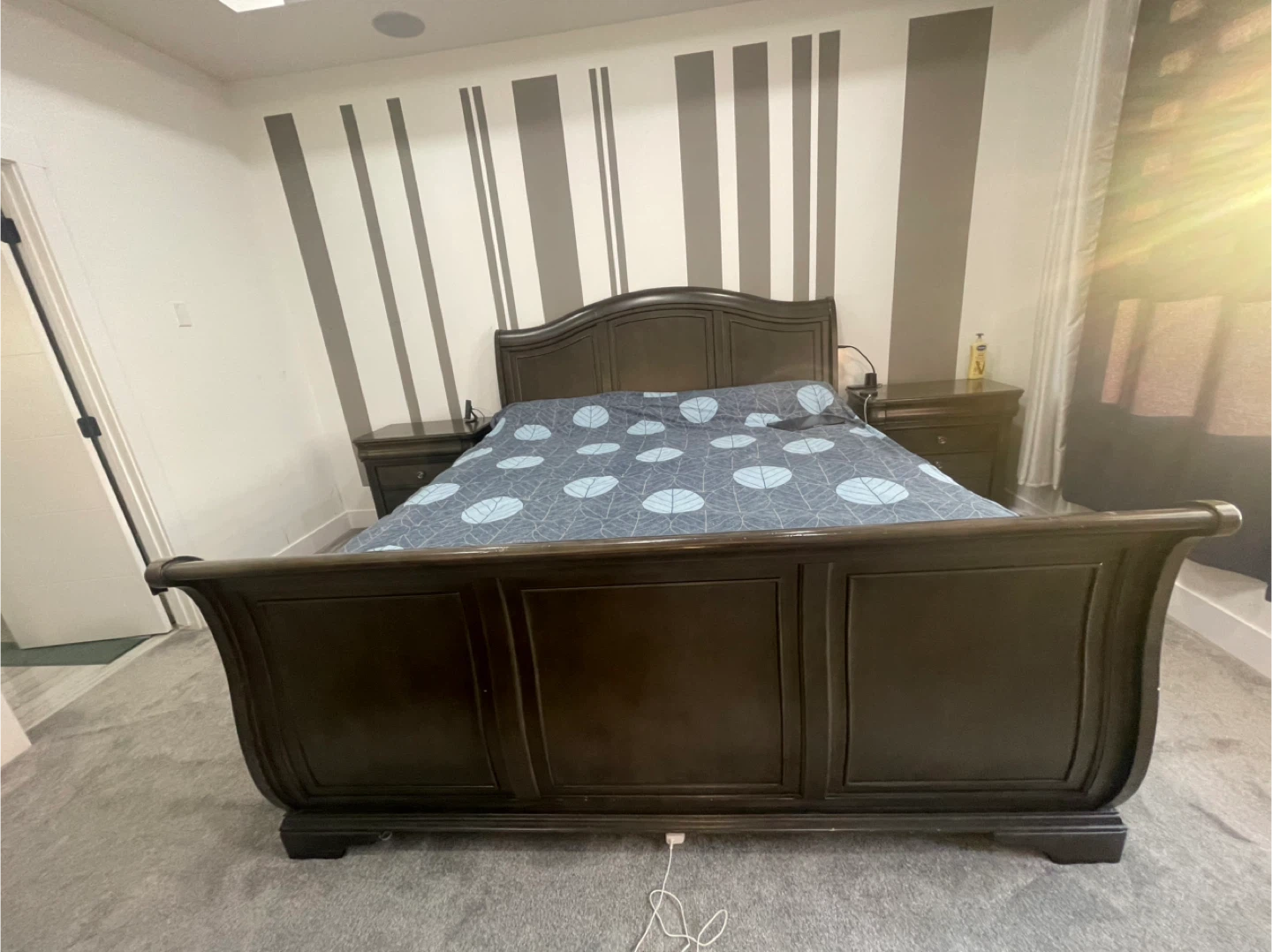 Bedroom Set - Bed Frame, Dresser, Nightstands - photo 2
