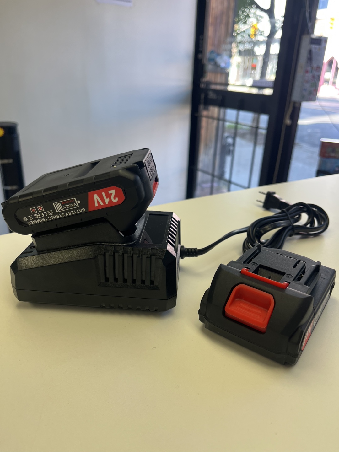 21V 2 Batteries and charger