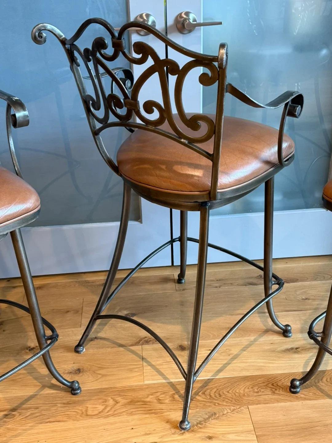 Ethan Allen Counter Stools image indicator(8)