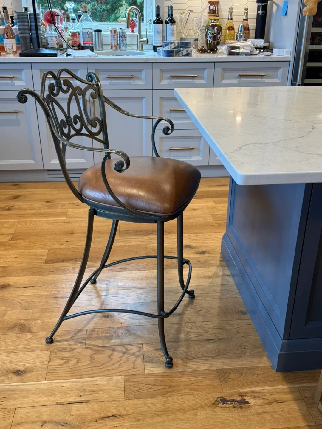 Ethan Allen Counter Stools image indicator(10)