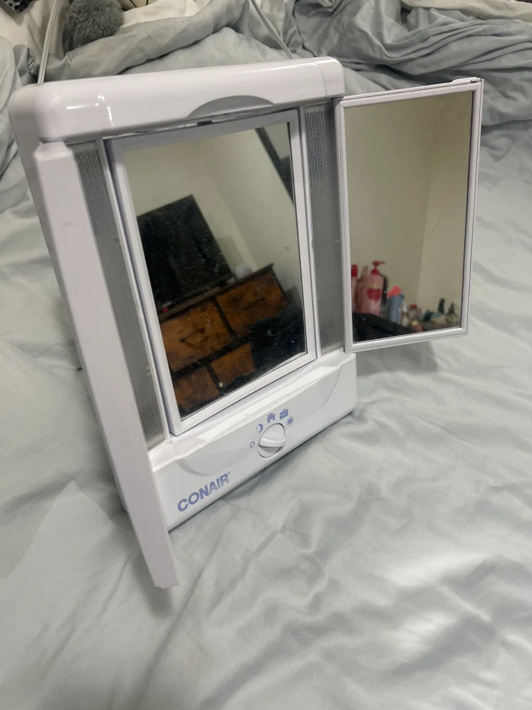 Conair Tri-Fold Lighted Makeup Mirror thumbnail