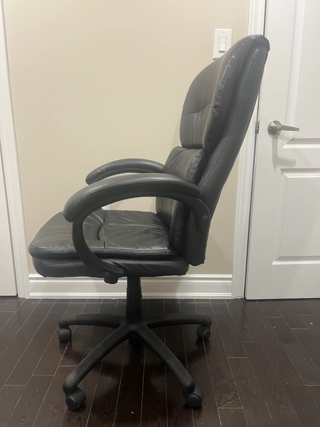 Black Leather Office Chair - photo 2