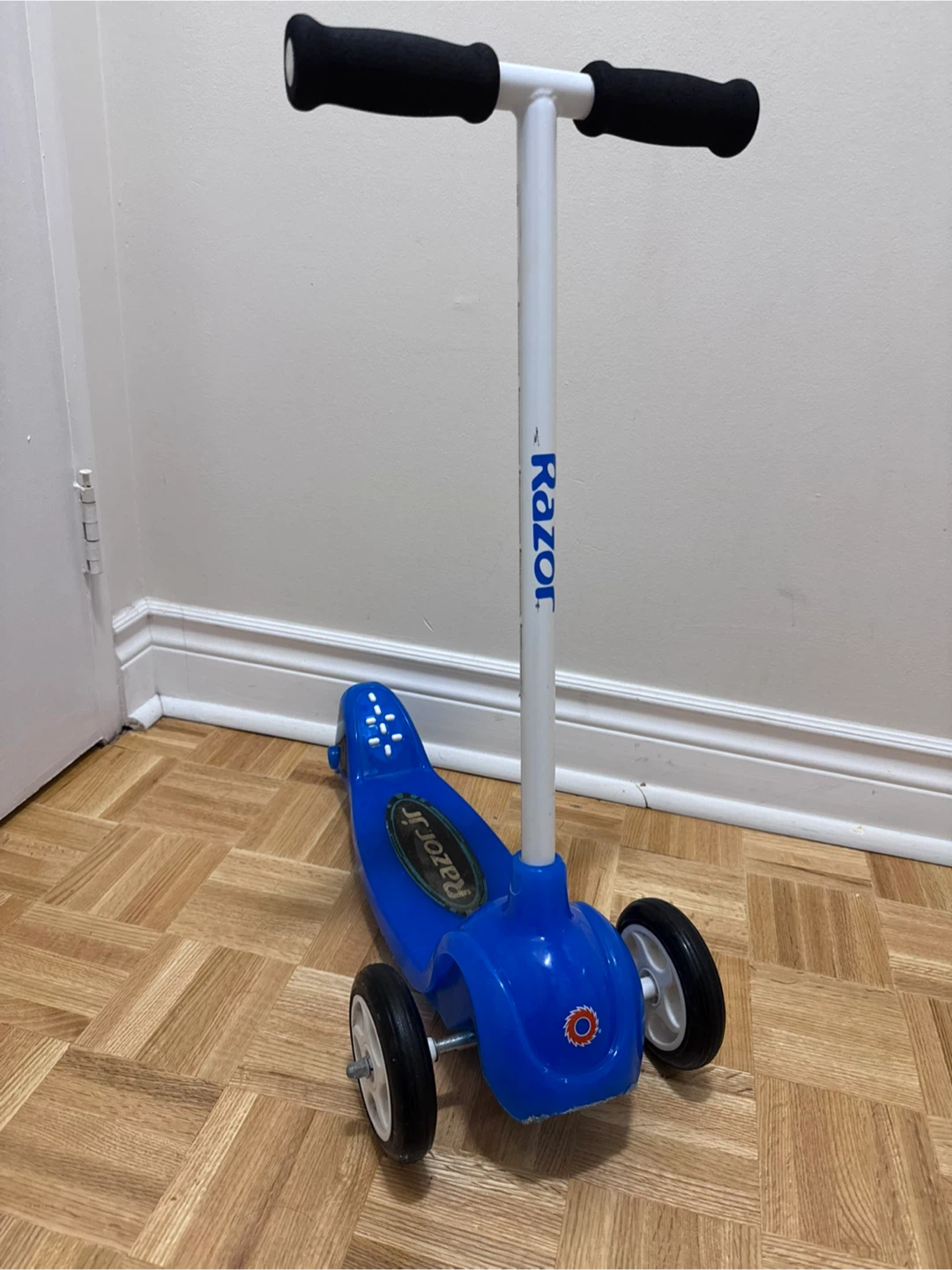 Razor Jr. Lil' Kick Scooter - Blue