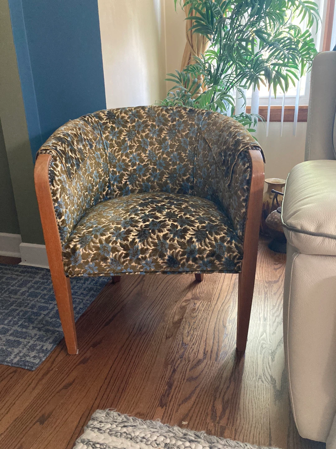 Accent chair