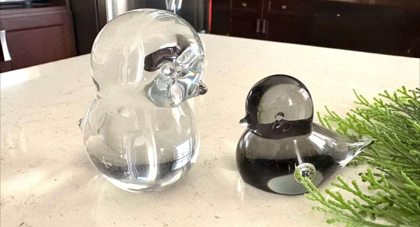 Vintage Reijmyre Sweden Glass Birds - Set of 2 image indicator(3)