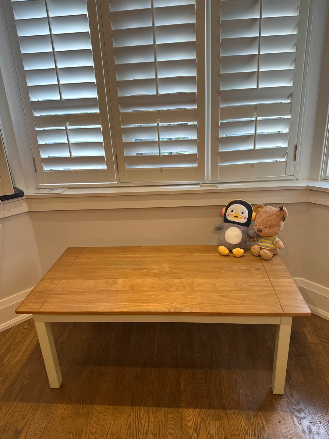🧡Wood Coffee Table- Super great condition!!