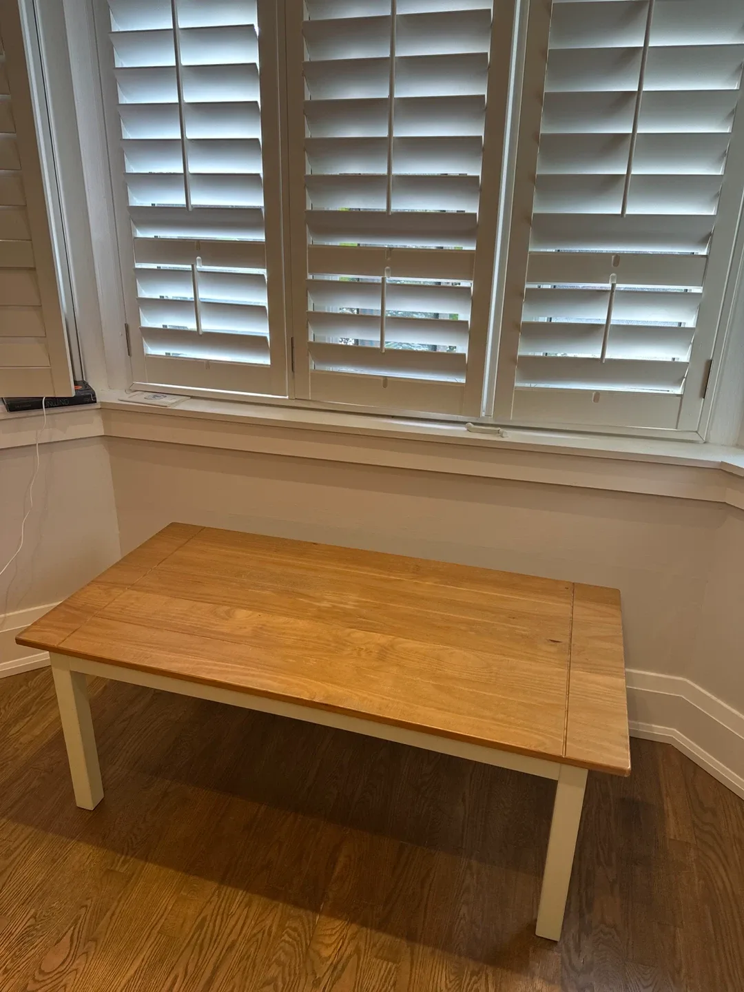 🧡Wood Coffee Table- Super great condition!! image indicator(3)