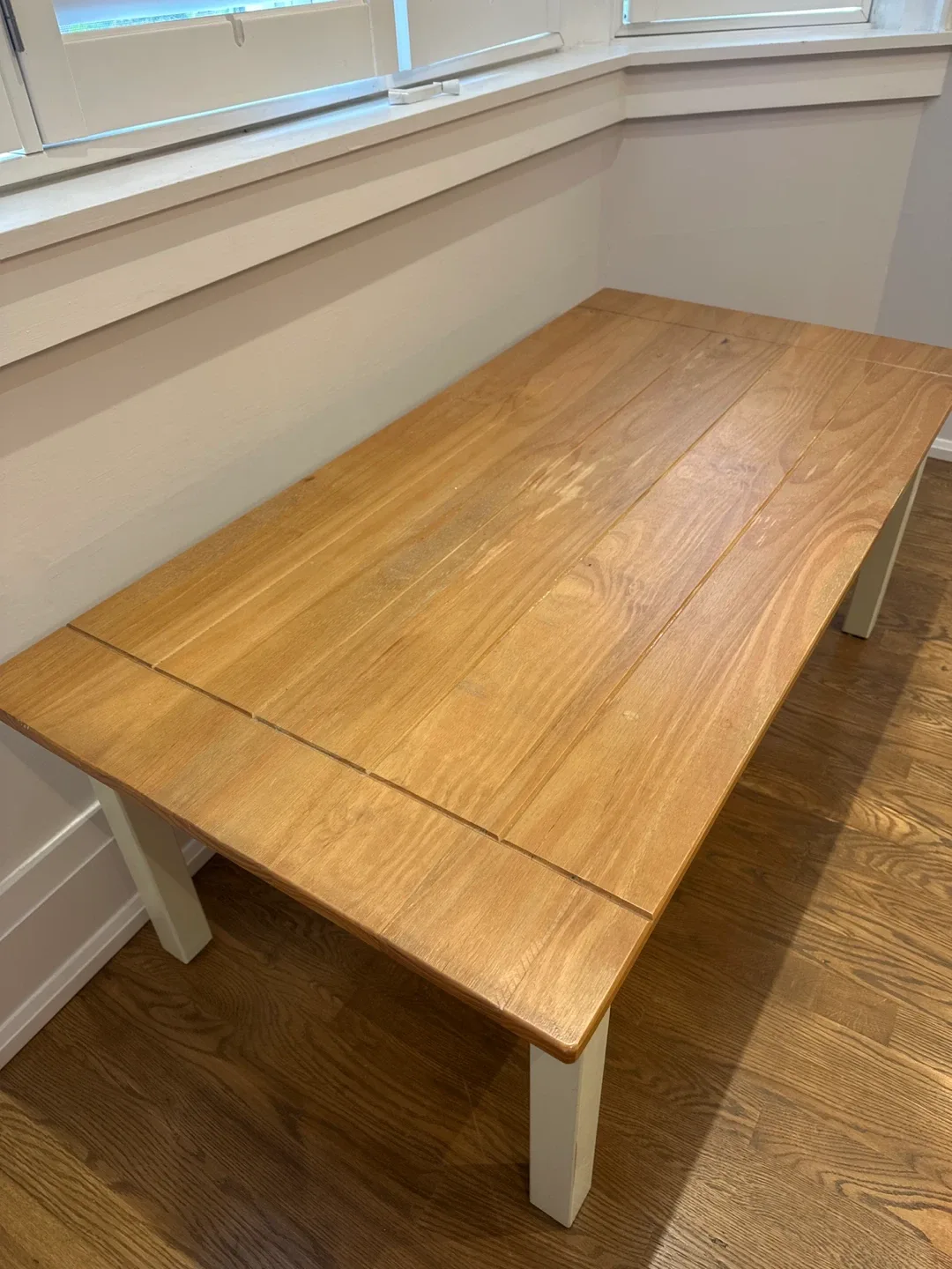 🧡Wood Coffee Table- Super great condition!! image indicator(7)