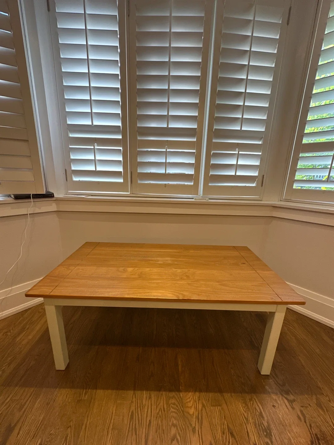 🧡Wood Coffee Table- Super great condition!! image indicator(10)