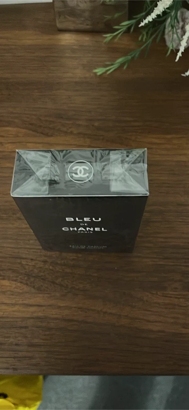 New Bleu de Chanel Eau de Parfum image indicator(2)