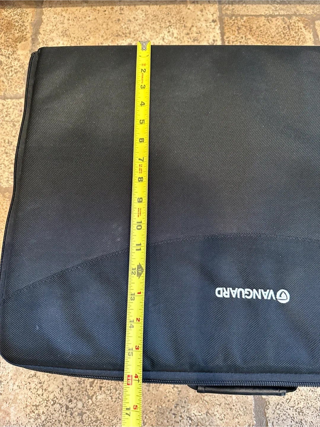 Vanguard Camera Equipment Bag - Black - 21x16x8 inch image indicator(2)