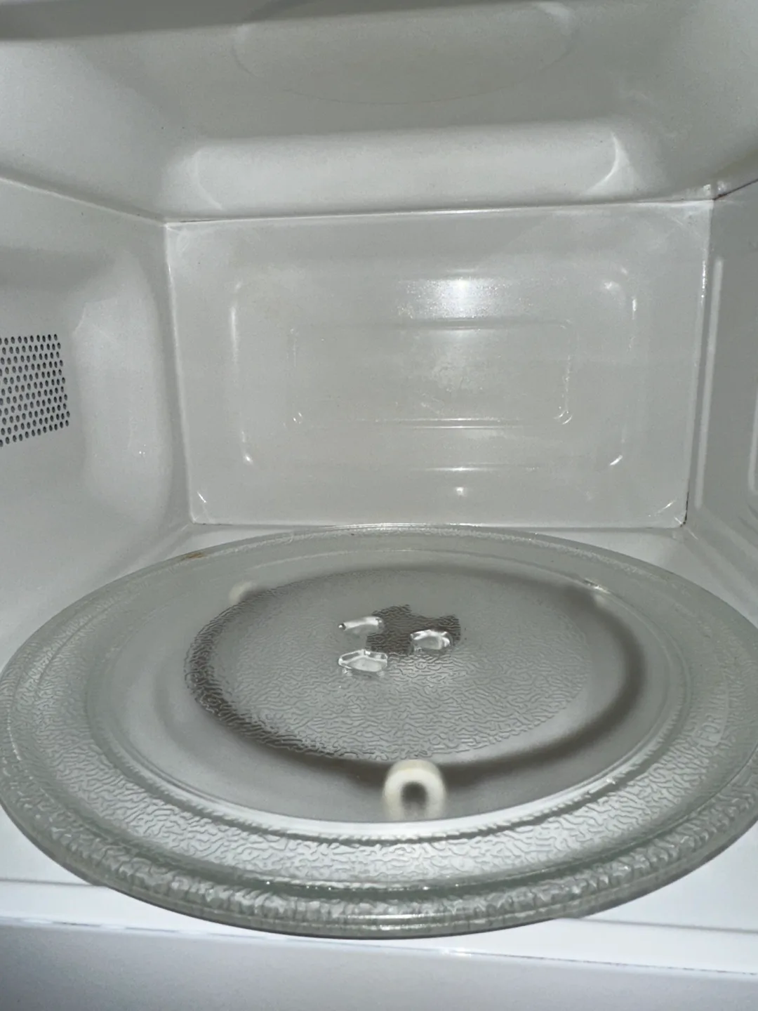 Galanz Retro Countertop Microwave - White image indicator(3)