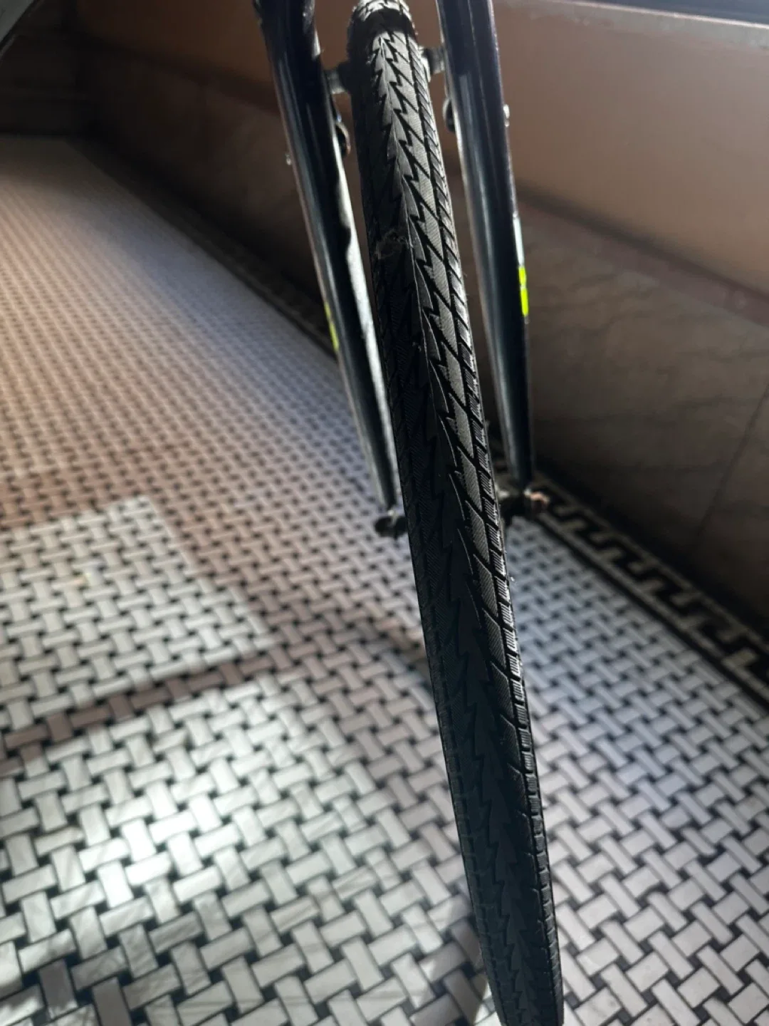 Roadmaster Adventures Men's Bike image indicator(2)