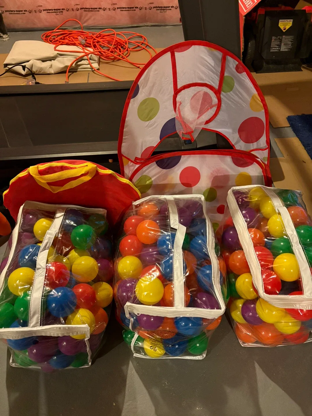 Kids Play Tent with Tunnel and Ball Pit image indicator(2)