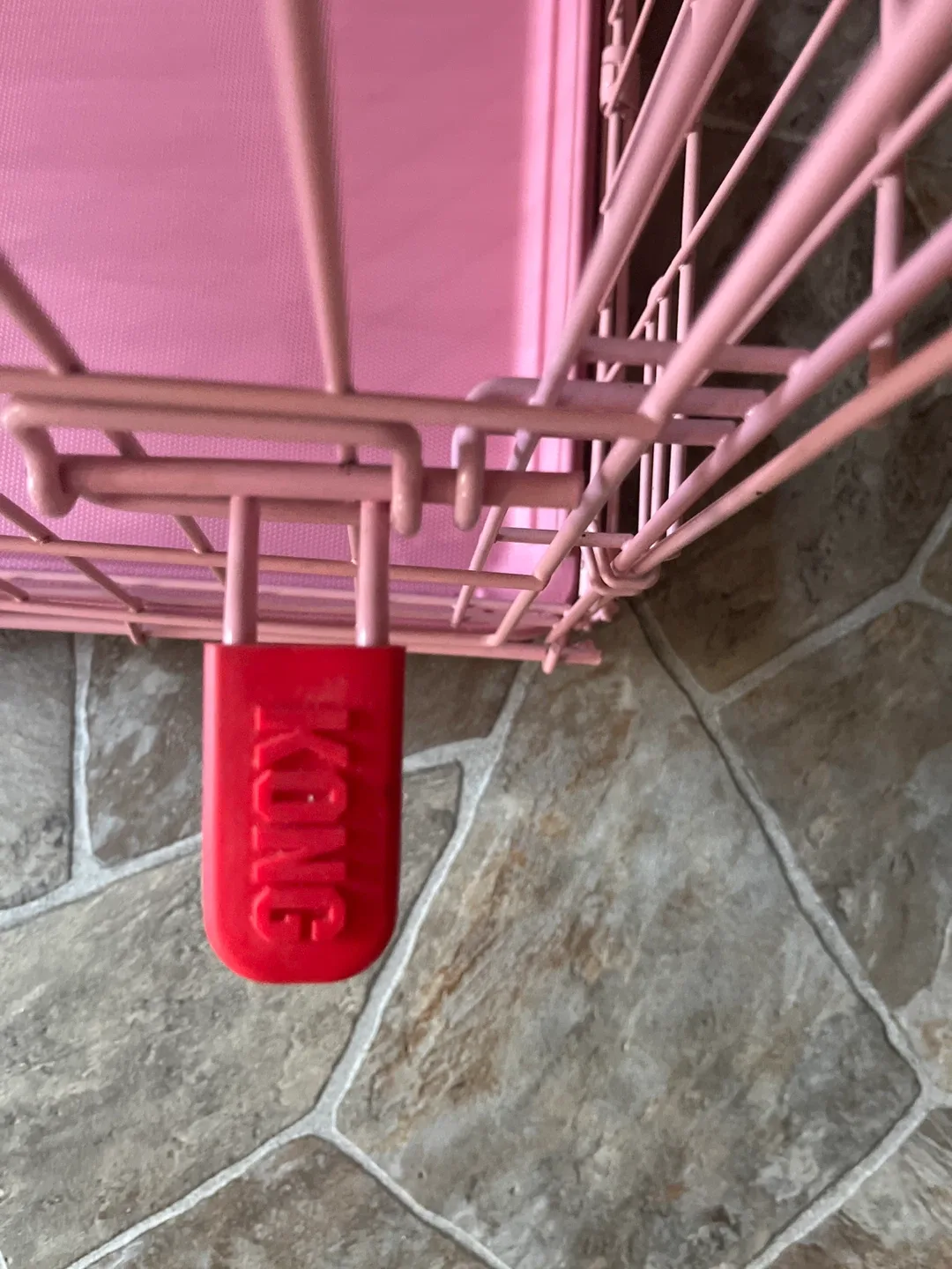 Pink Kong  Dog Crate with Kong Lock image indicator(2)