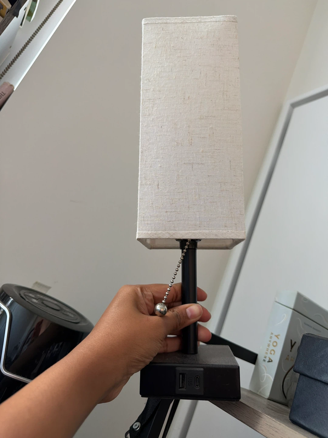Small Linen Shade Table Lamp - photo 2
