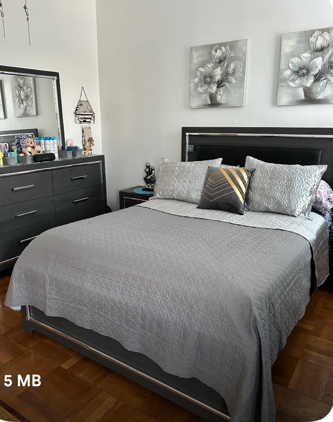 Bedroom Set - Bed, Dresser, Nightstands
