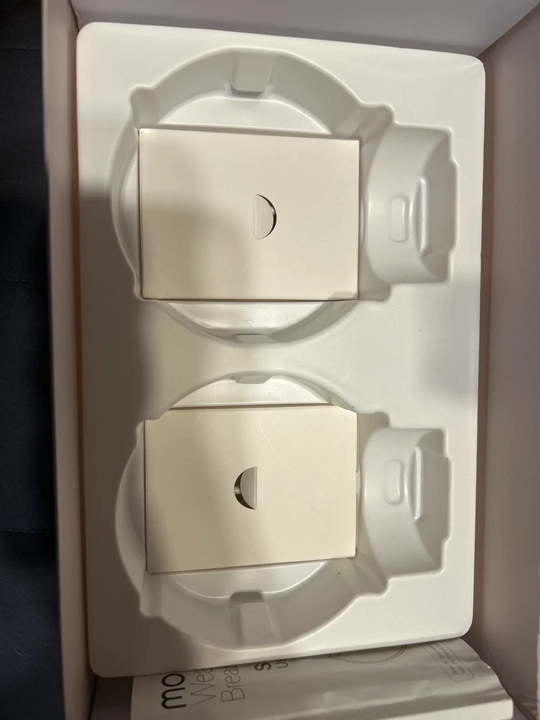 New open box Momcozy S12 Pro Hands-Free Breast Pump (2 Pack) image indicator(4)