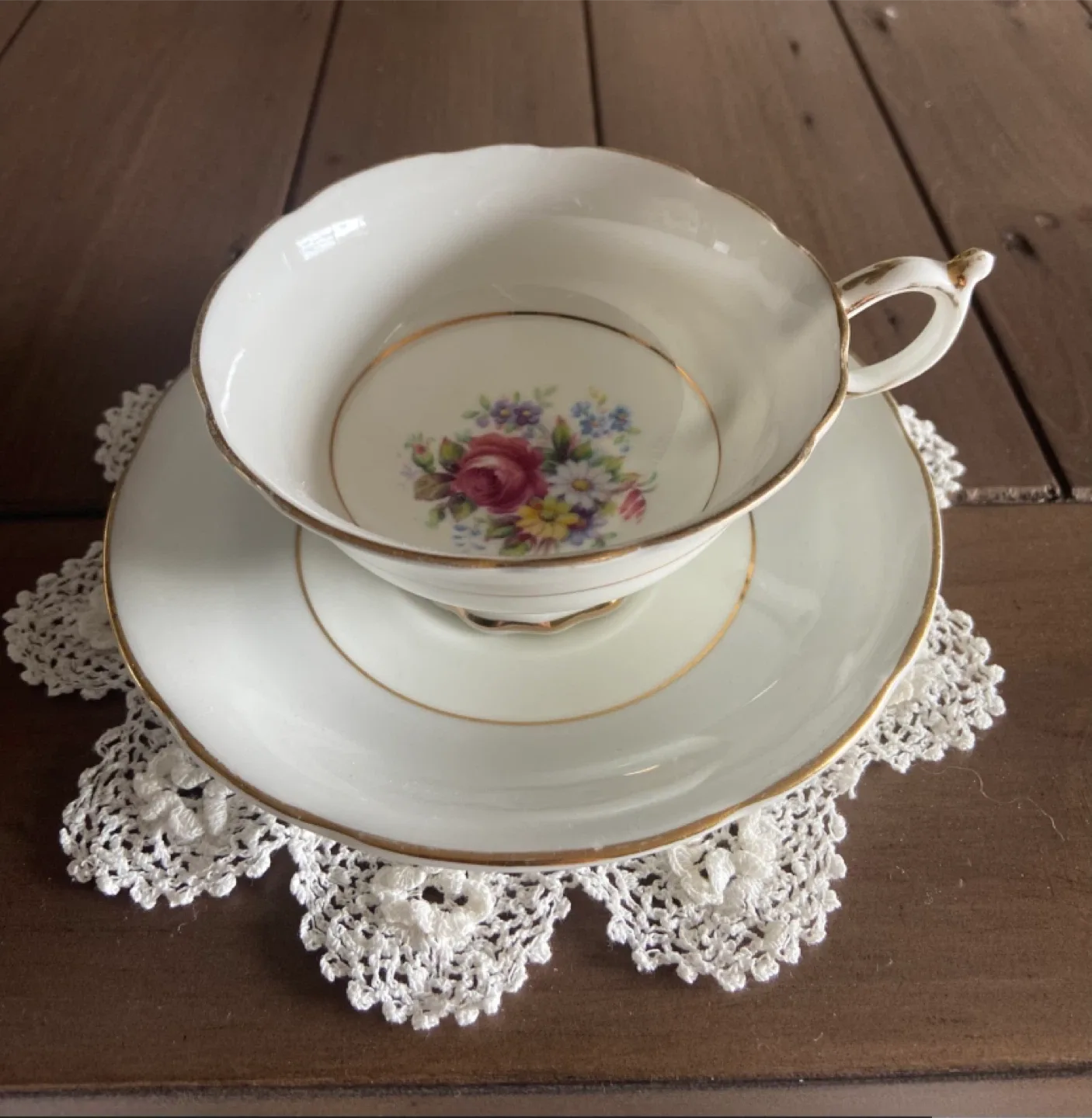 Paragon Fine Bone China Teacup & Saucer Set thumbnail