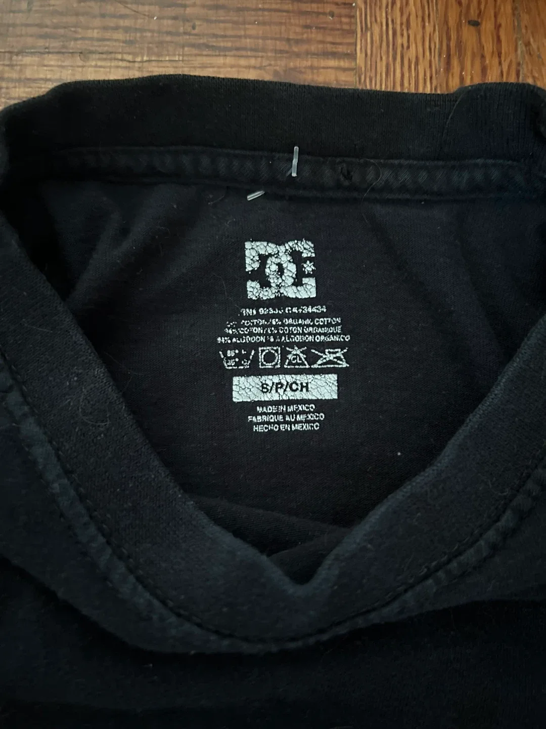 DC Black T-Shirt Size S image indicator(2)