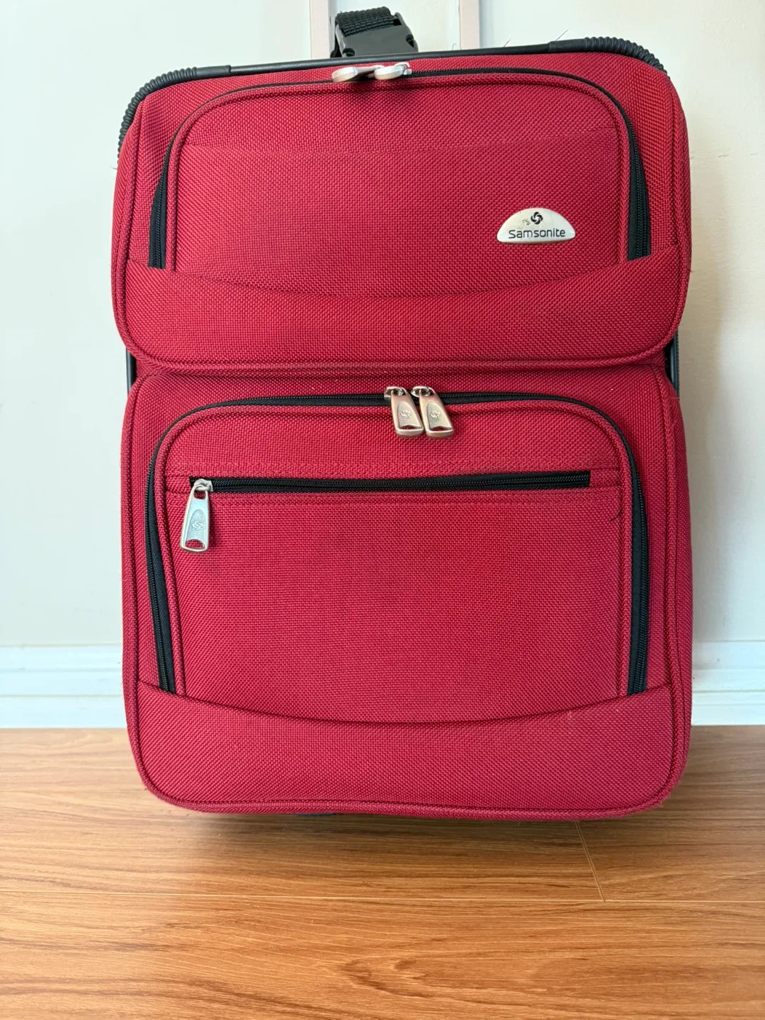 Samsonite Carry-On Suitcase 💰Price Negotiable: fair offer! image indicator(2)