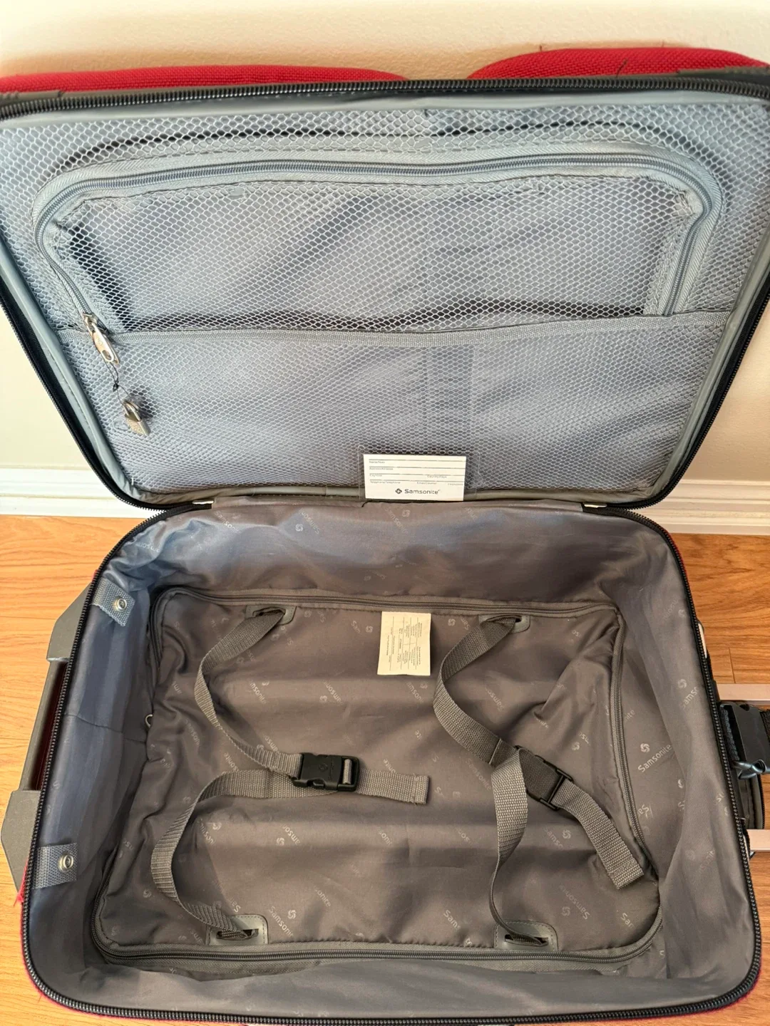 Samsonite Carry-On Suitcase 💰Price Negotiable: fair offer! image indicator(7)