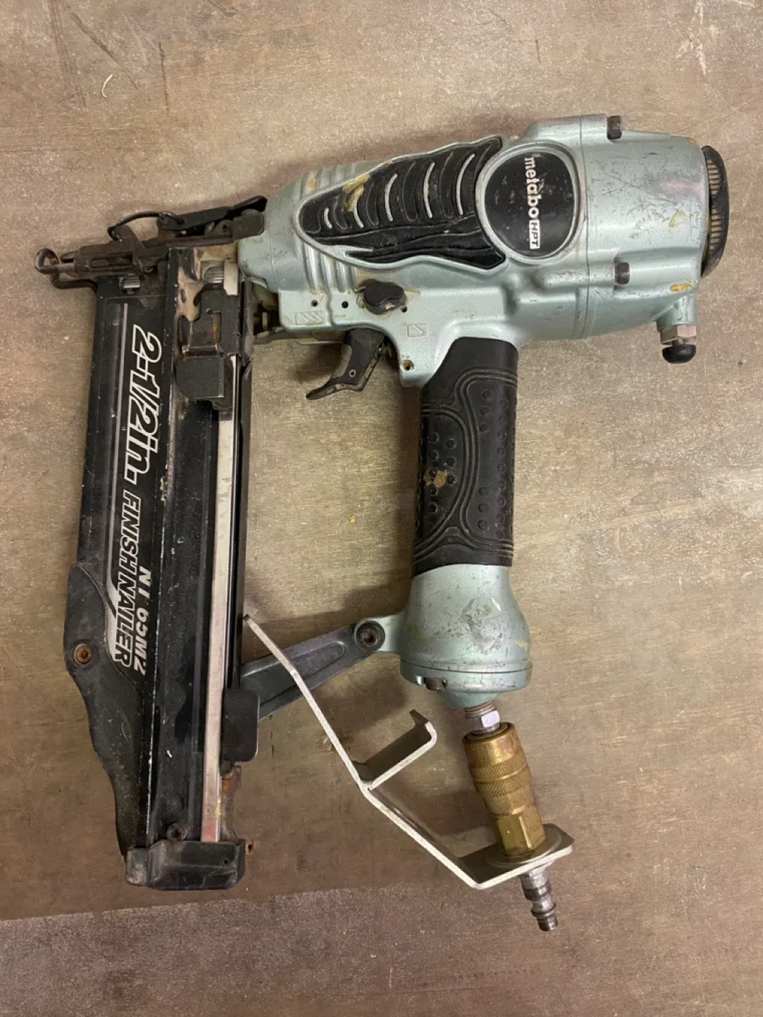 Metabo HPT NT65M2(S) 2-1/2" Finish Nailer thumbnail