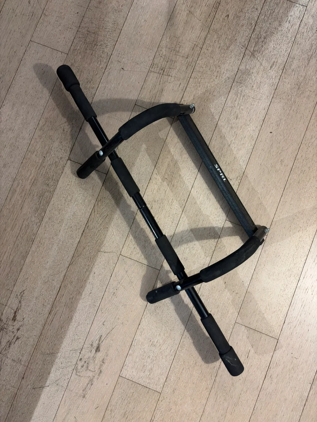 🧡 Pull Up Bar thumbnail