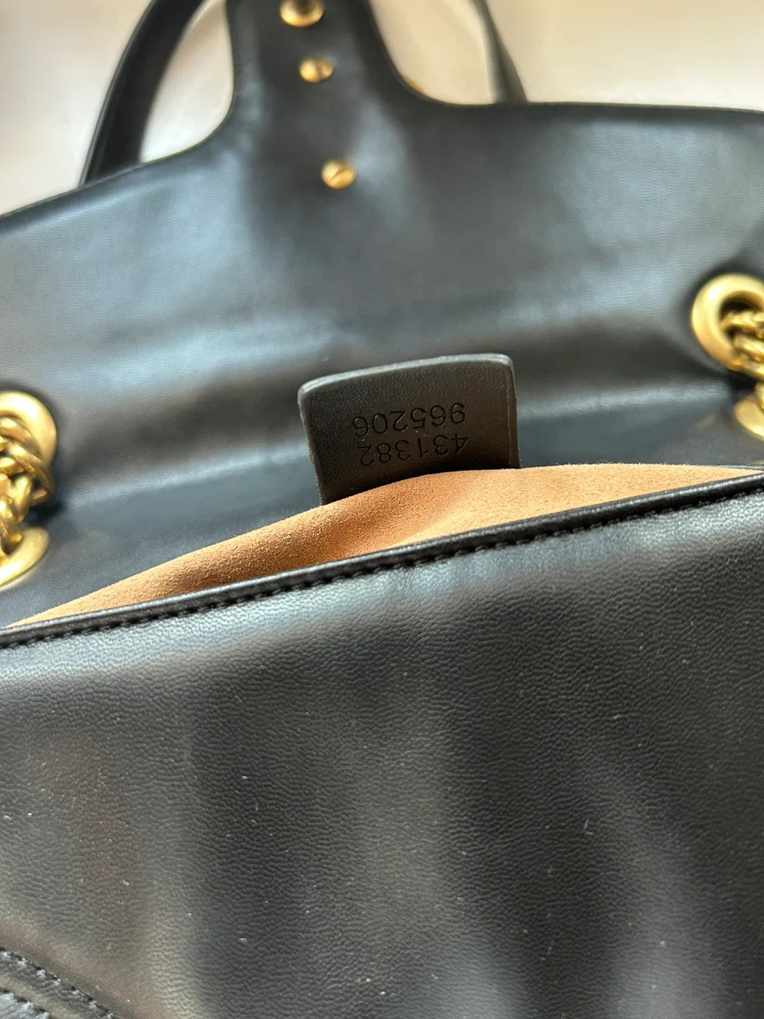 Gucci Marmont Small Black Shoulder Bag image indicator(7)