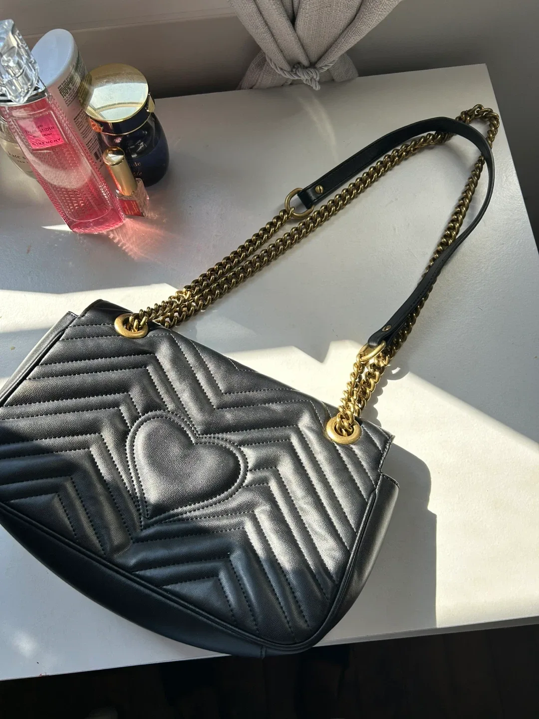 Gucci Marmont Small Black Shoulder Bag image indicator(3)