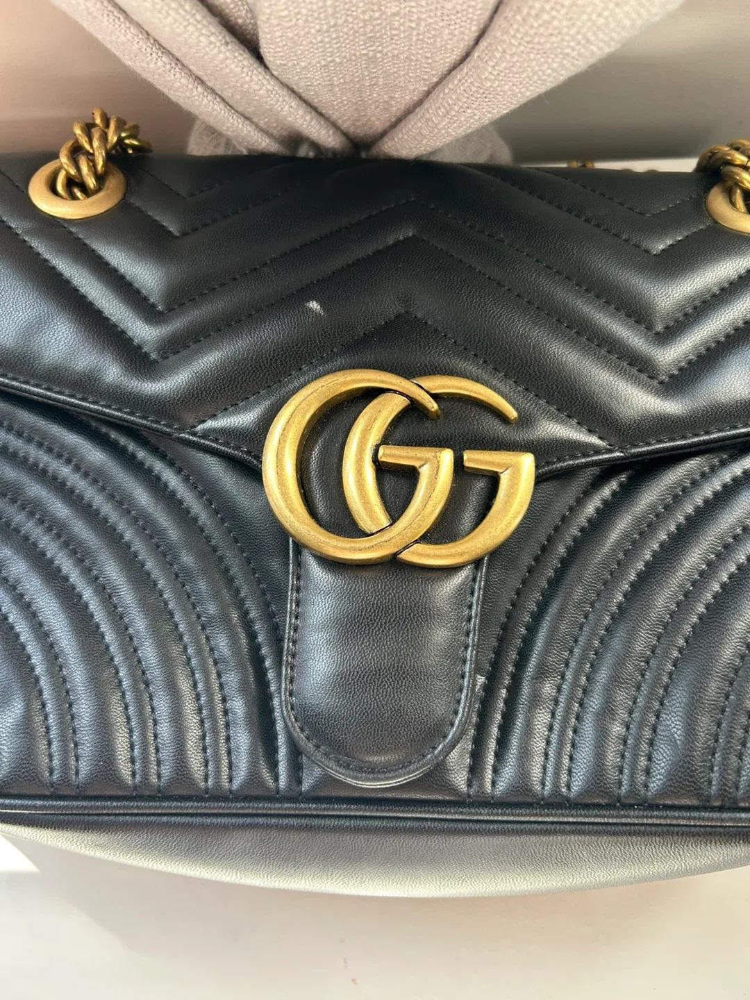 Gucci Marmont Small Black Shoulder Bag image indicator(4)
