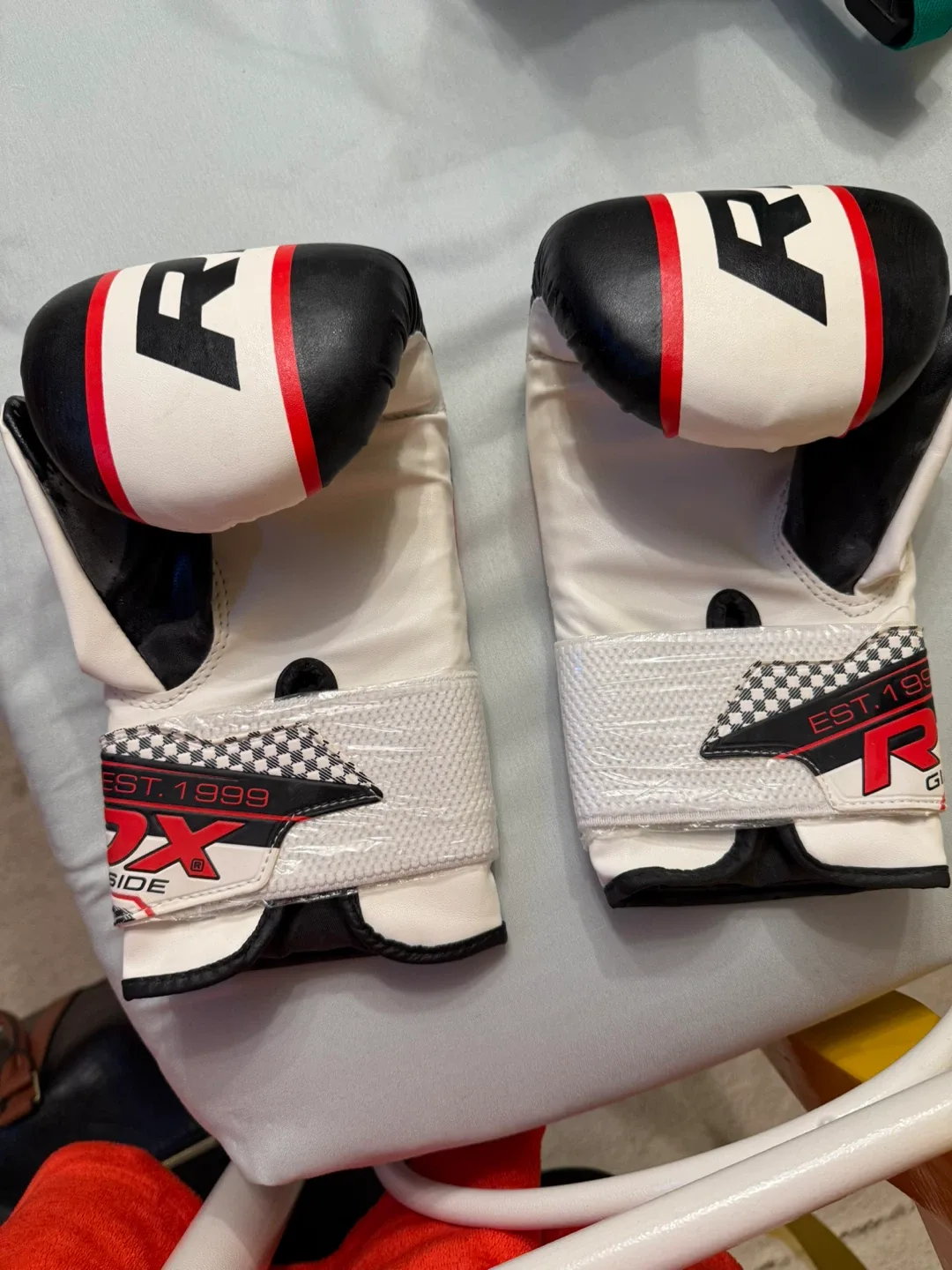RDX Gear Boxing Gloves image indicator(2)