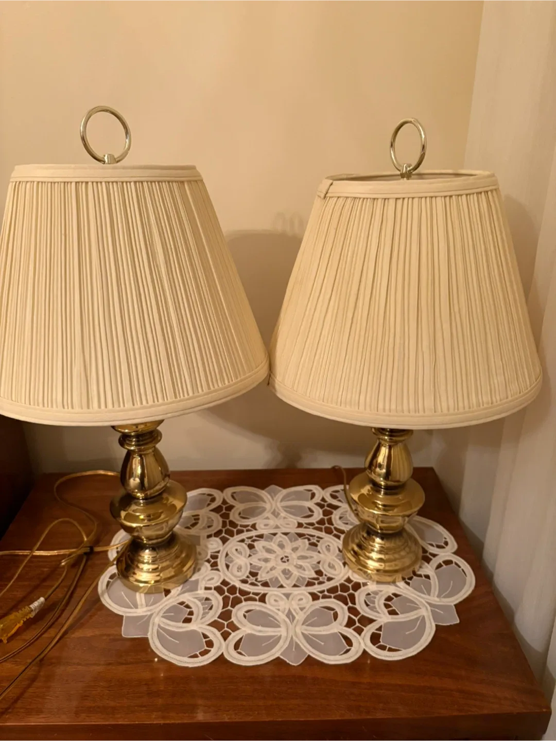 Pair of Vintage Brass Table Lamps thumbnail