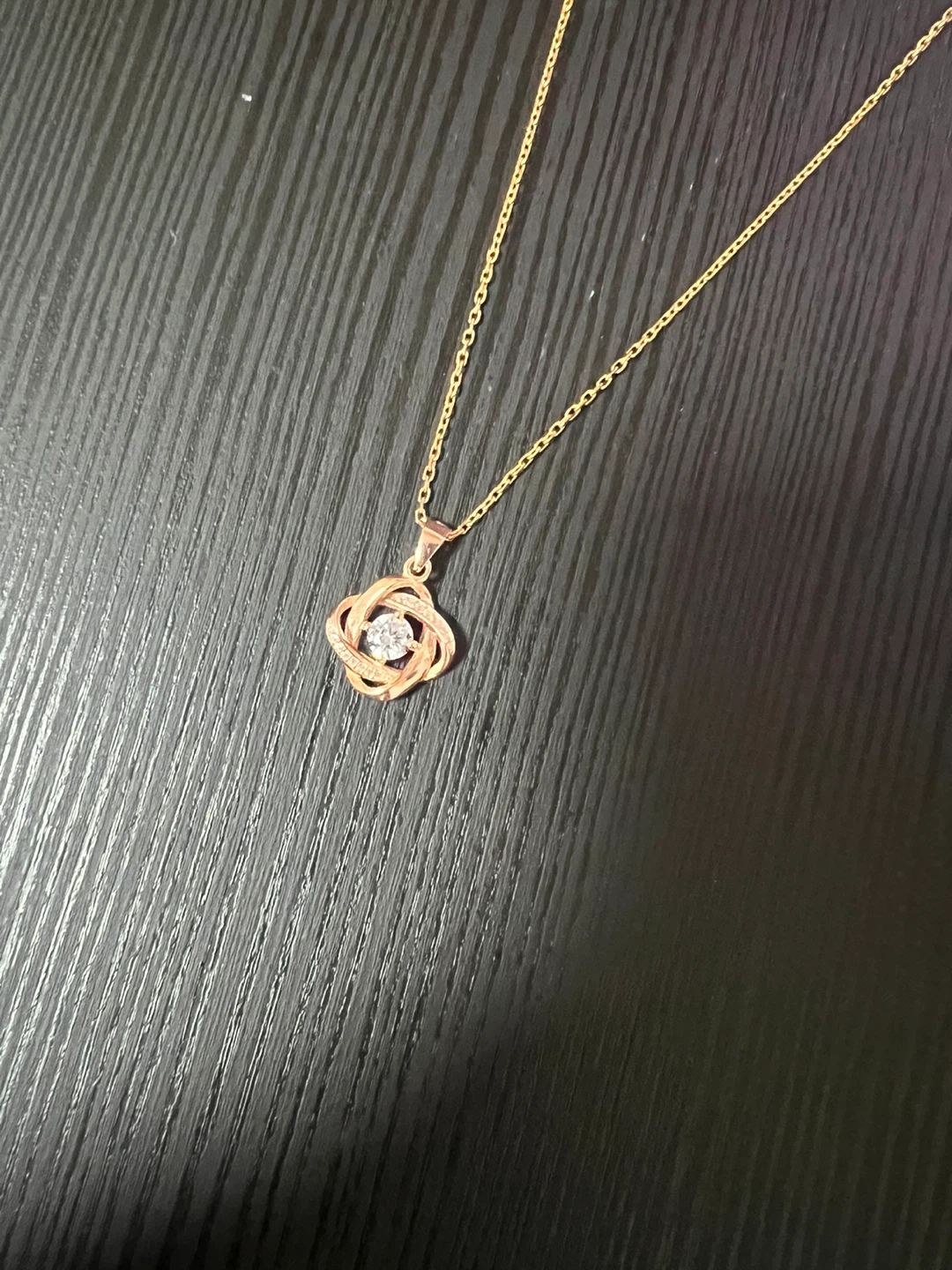 Elegant necklace with pendant. - photo 3
