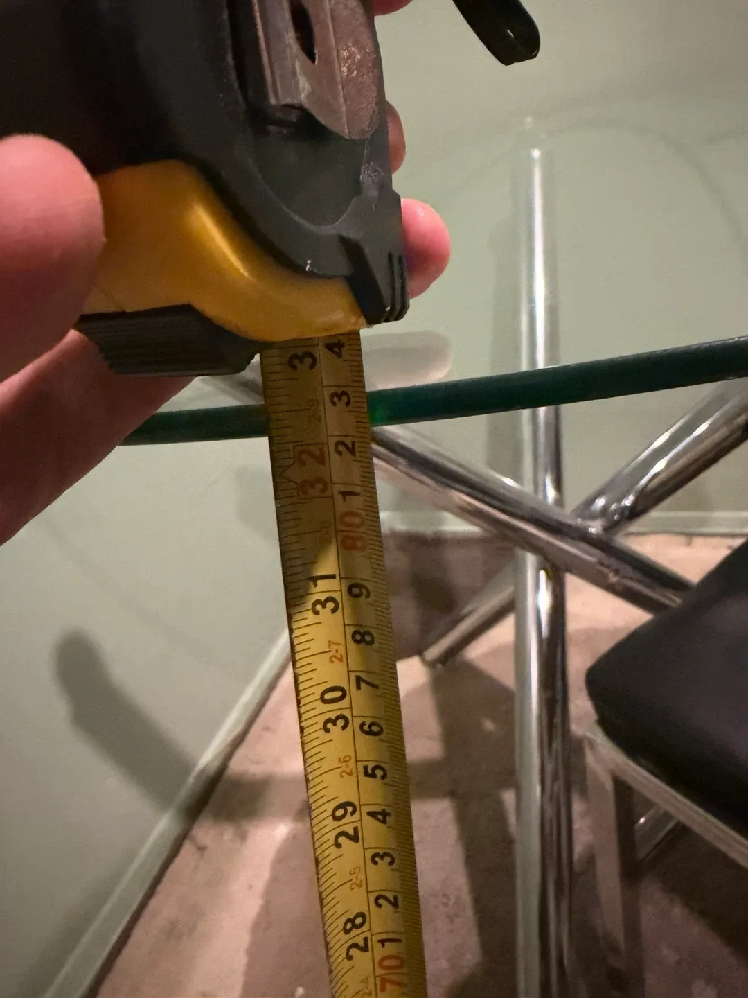 Glass Top Round Dining Table with Chrome Legs image indicator(10)