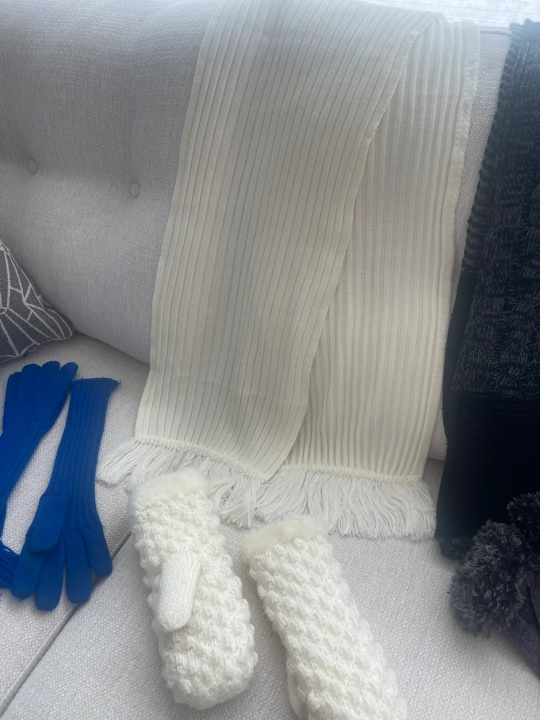*NEW* WINTER HEAD & HAND WARMERS image indicator(3)