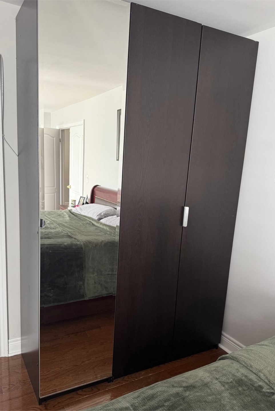 Dark Brown Wardrobe with Mirror Door very excellent condition