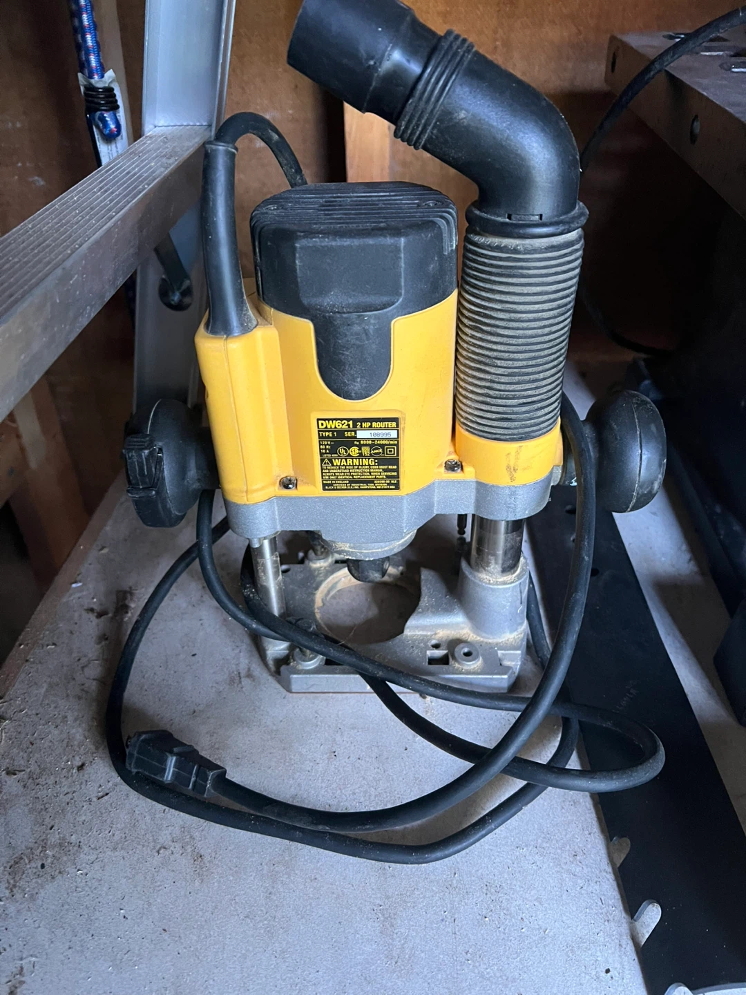 DeWalt DW621 2 HP Router - photo 3