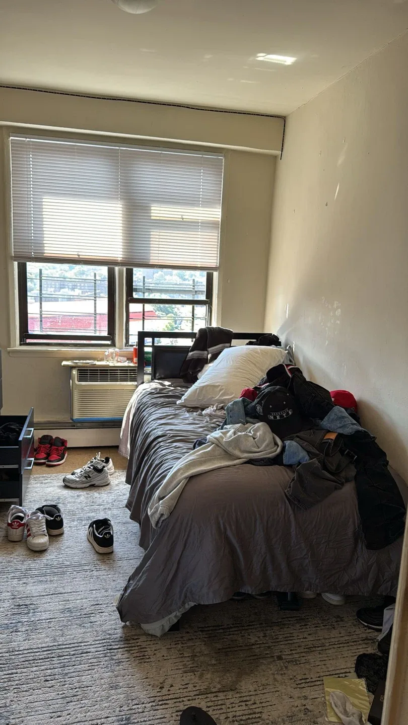 Cuarto disponible amoblado image indicator(3)