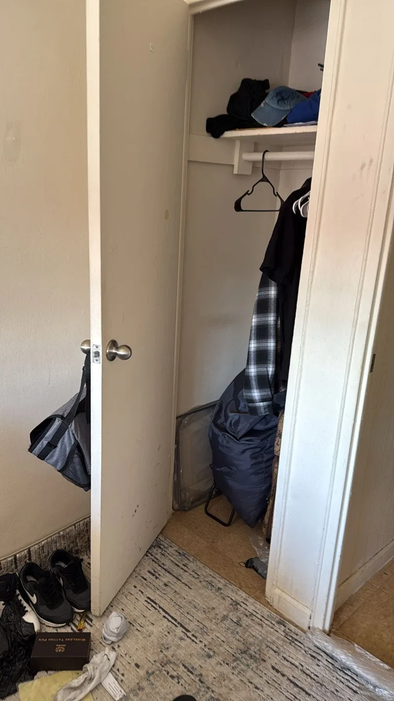 Cuarto disponible amoblado image indicator(2)