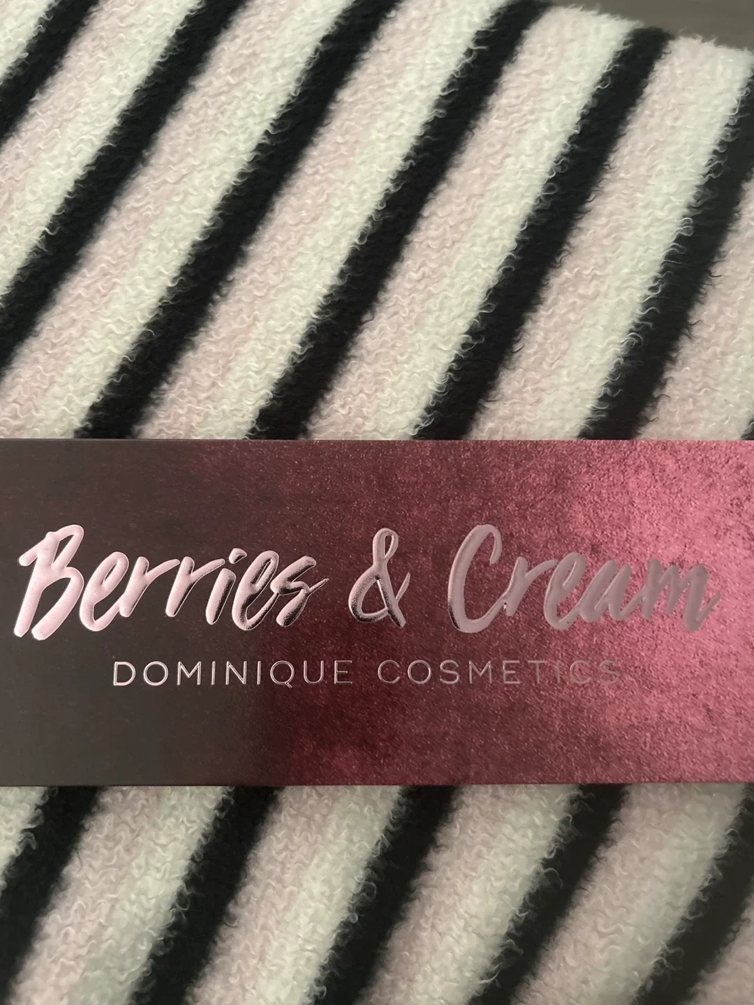 Dominique Cosmetics Berries & Cream Eyeshadow Palette image indicator(2)